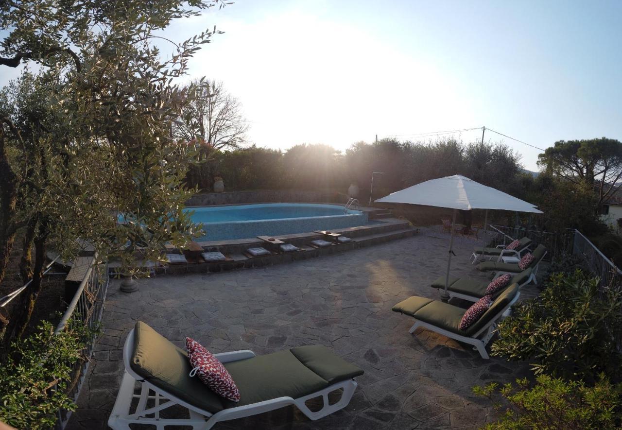 Casa Del Pino Bed and Breakfast Borgo a Buggiano Exteriör bild