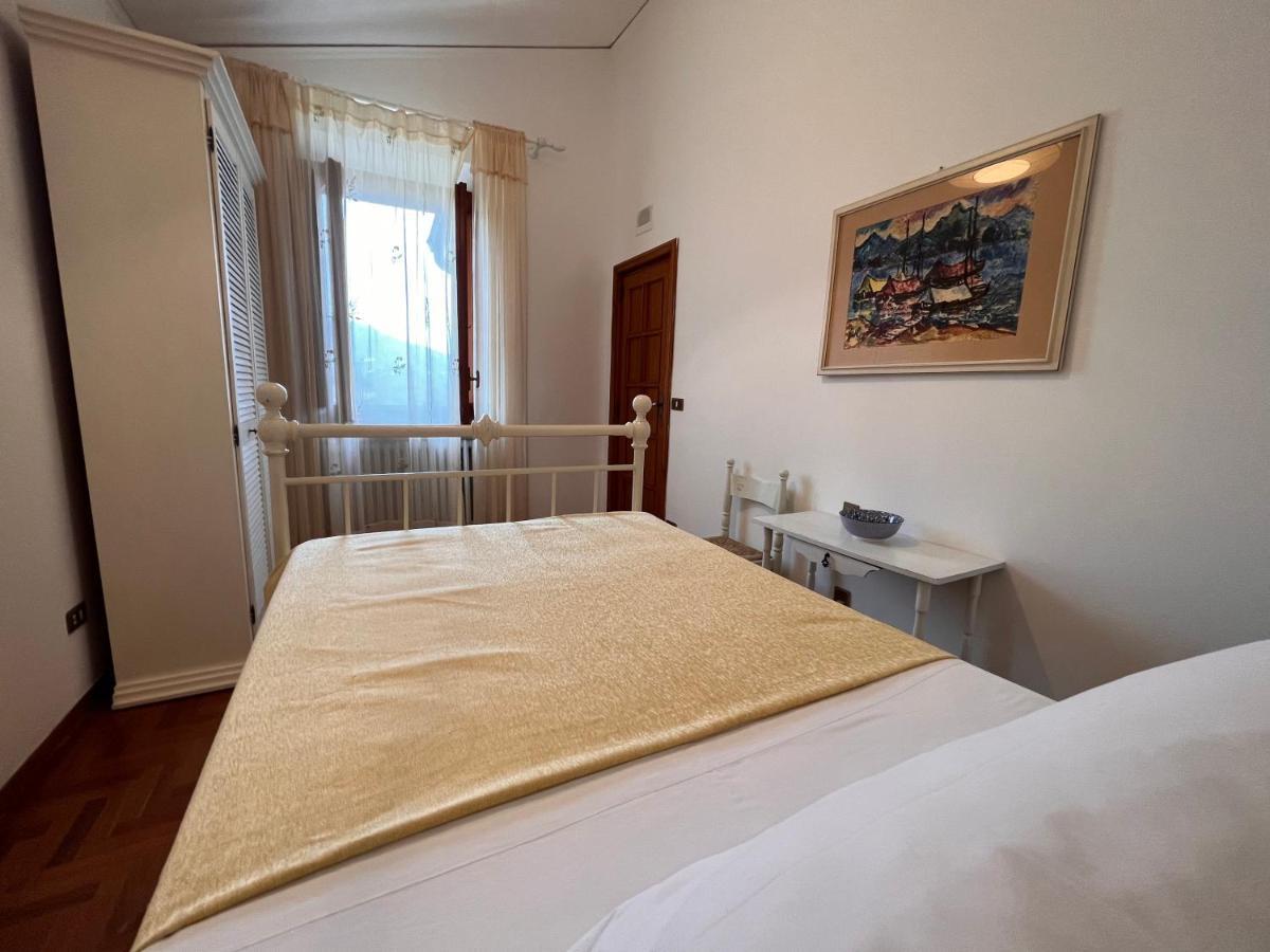 Casa Del Pino Bed and Breakfast Borgo a Buggiano Exteriör bild